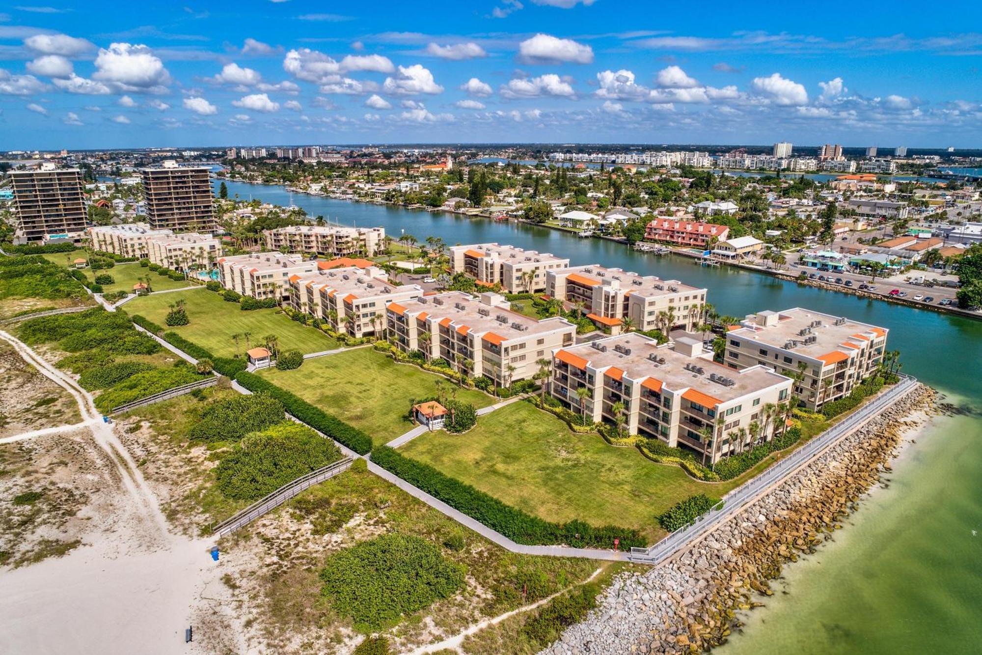 Land'S End 7-203 Beach Front - Premier Villa St. Pete Beach Exterior photo