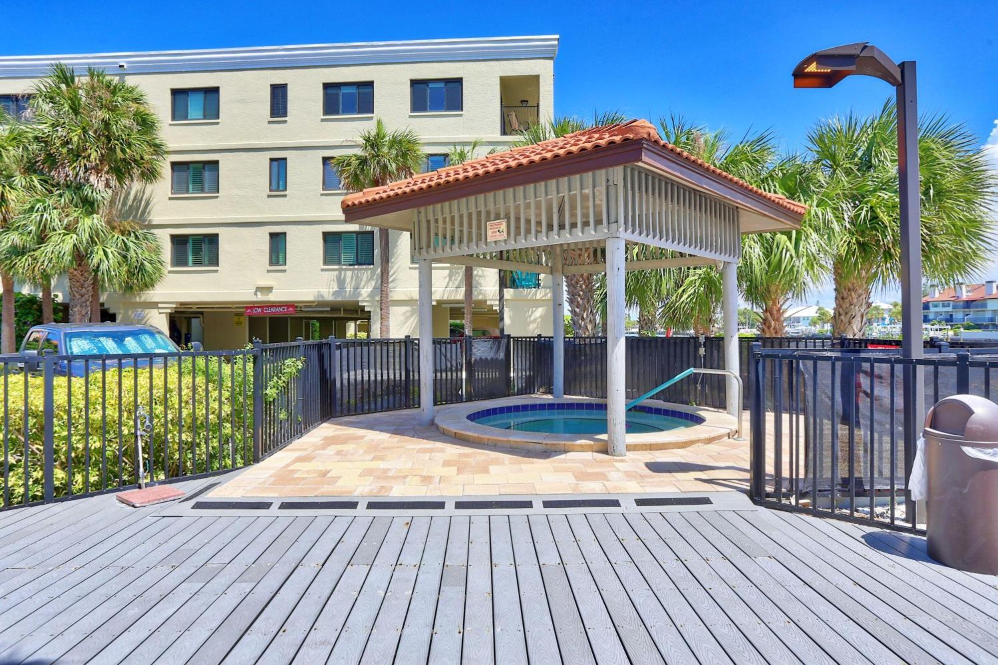 Land'S End 7-203 Beach Front - Premier Villa St. Pete Beach Exterior photo